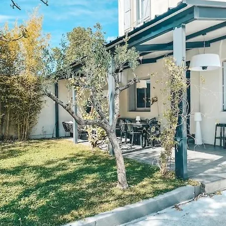 Maison De Atypique Avec Piscine Villa